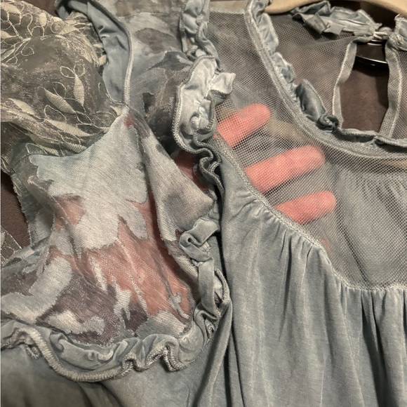 POL Beautiful Long Sleeve Ruffle Top. - Picture 8 of 9